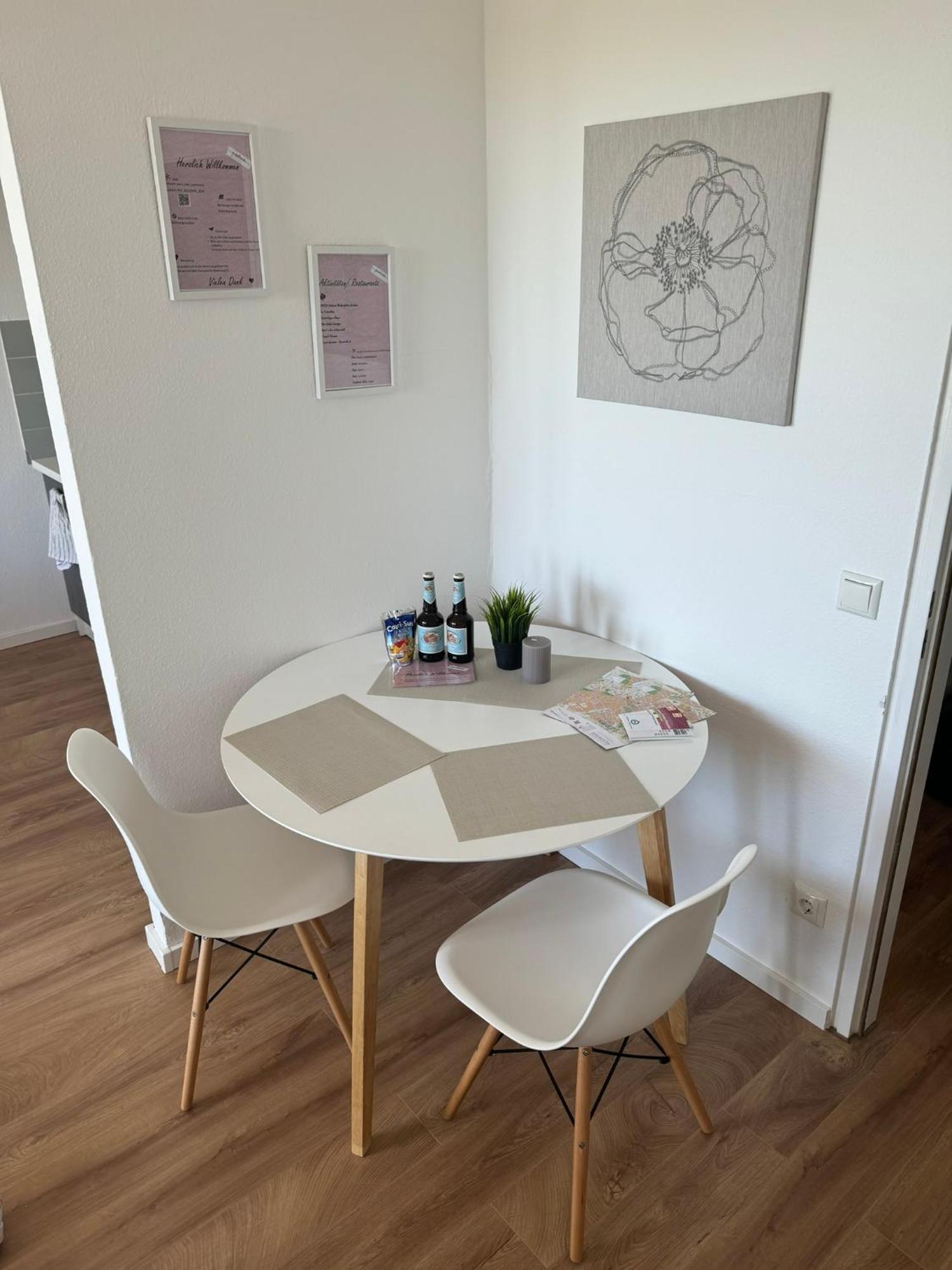 Apartment 1 Mit Balkon Und Kueche Bayreuth