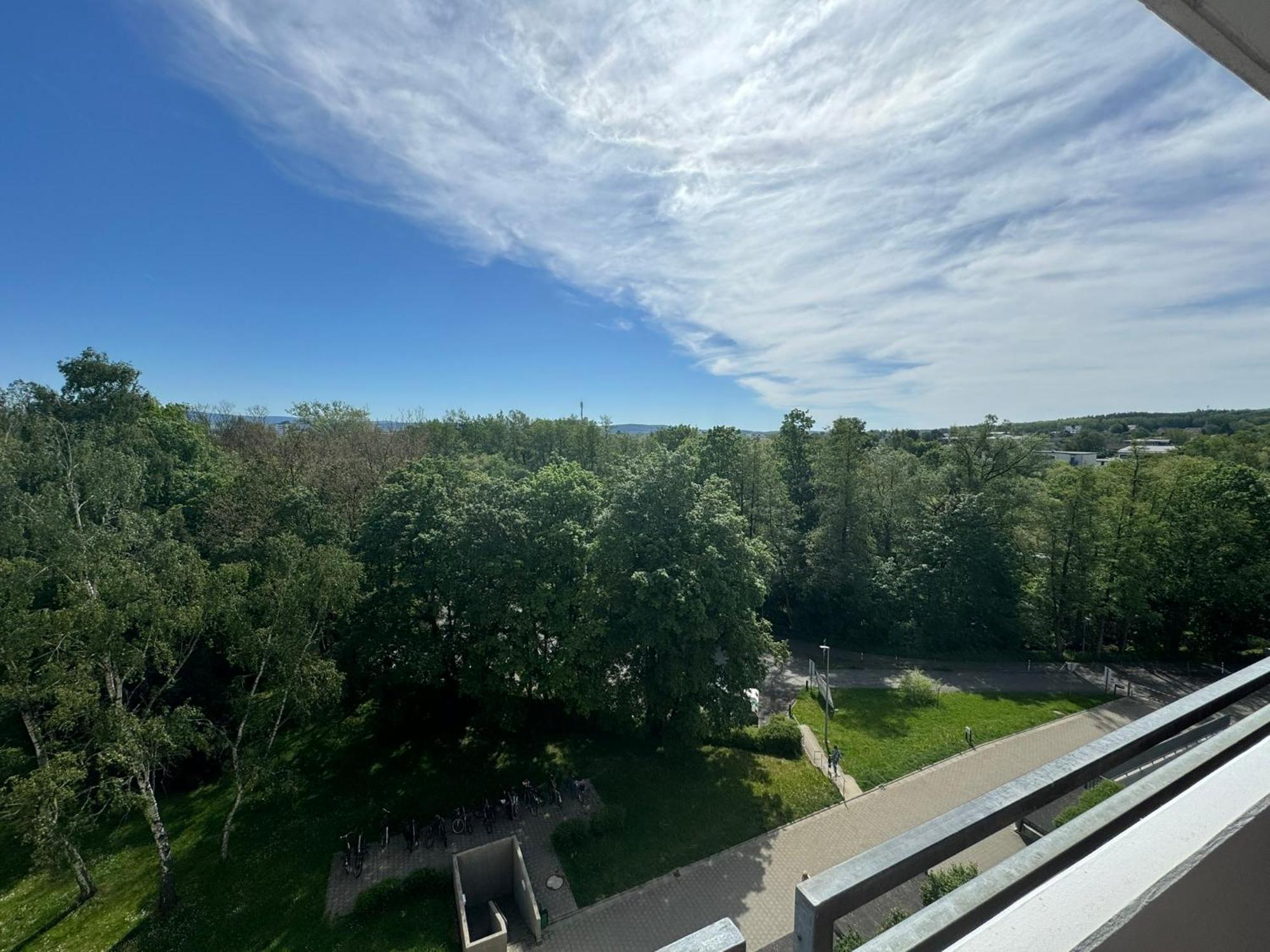 1 Mit Balkon Und Kueche Apartment